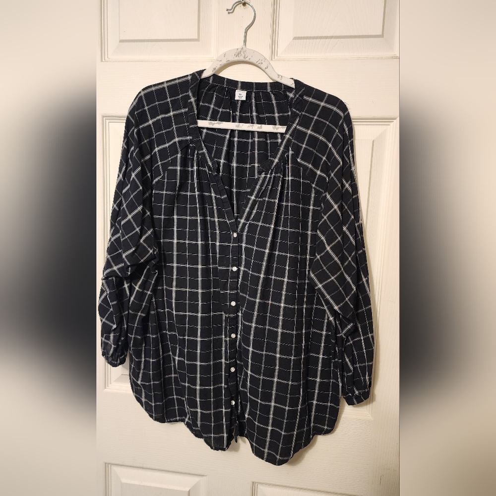 Old Navy Black and White Plaid Button Down Shirt